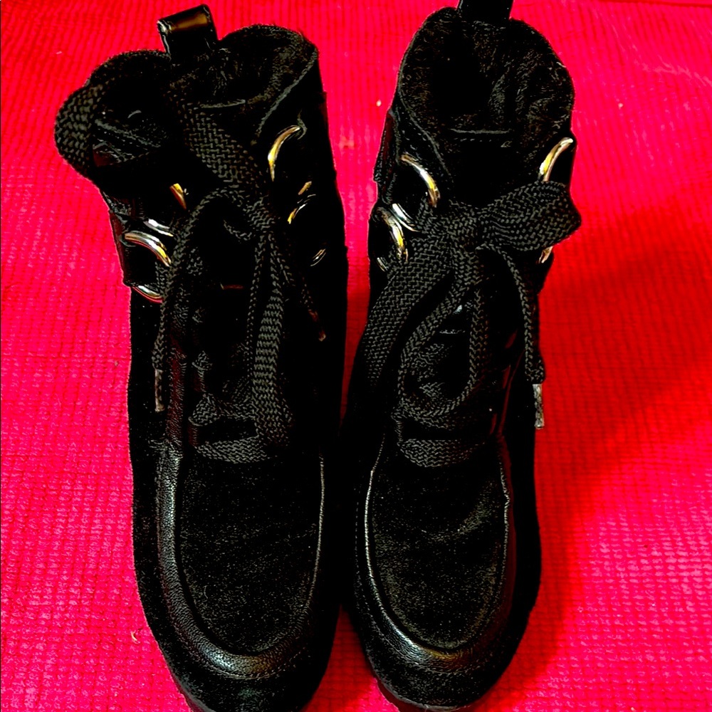 Black Lace-Up Boots guess worn once